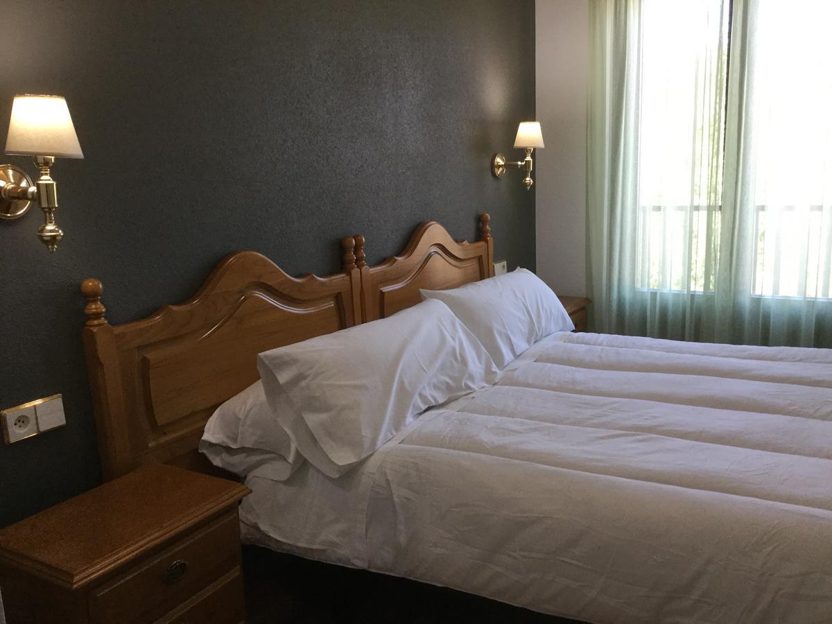 Hotel Cinco Castanos Канделарио Экстерьер фото
