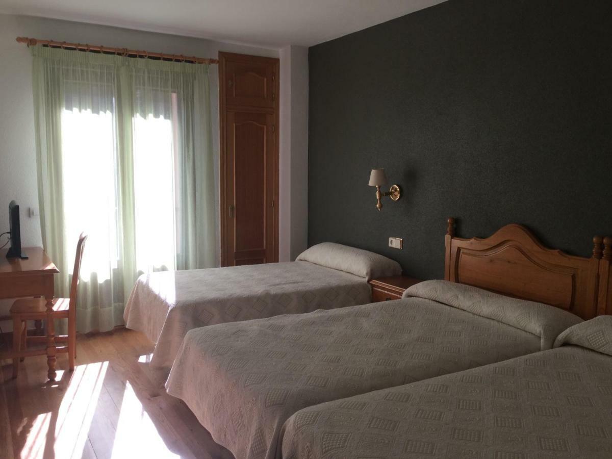 Hotel Cinco Castanos Канделарио Экстерьер фото
